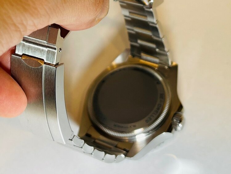 ロレックス シードゥエラー 13666（高級時計）の商品画像 - 査定依頼日：2025年2月19日 - 最高査定価格：2,280,000円