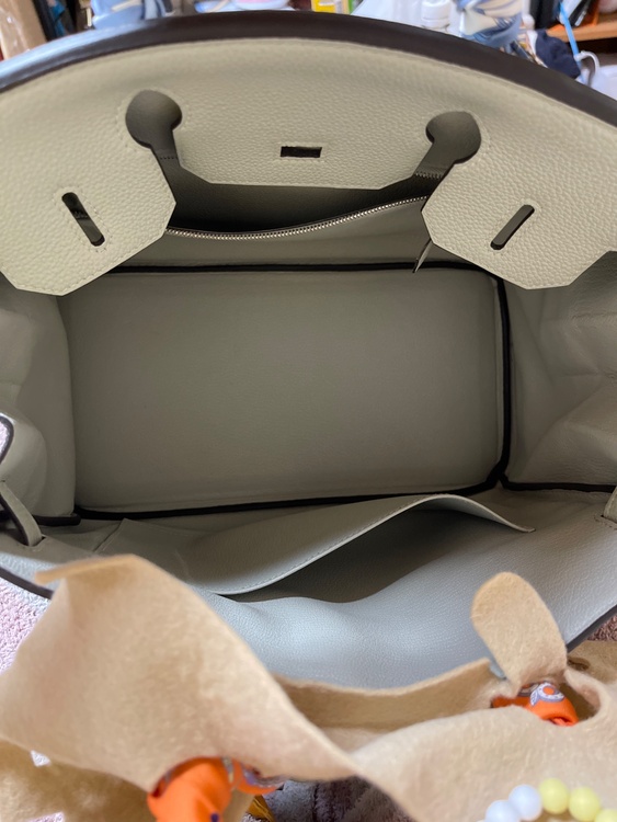 BAC141 HZ（ブランドバッグ）の商品画像 - 査定依頼日：2026年3月4日 - 最高査定価格：3,000,000円