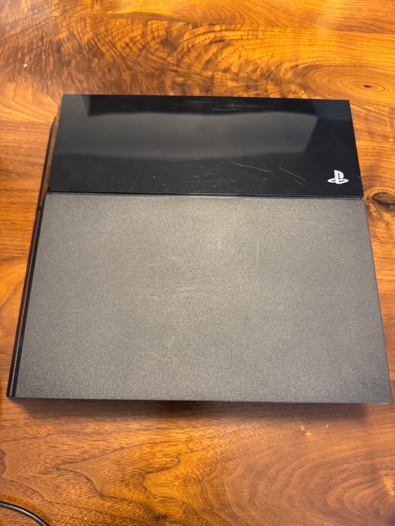 playstation4  CUH-1000A A01（ゲーム機本体・ゲームソフト）の商品画像 - 査定依頼日：2026年6月7日 - 最高査定価格：15,000円