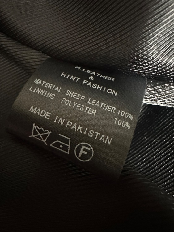 羊皮ライダース（古着・ファッション）の商品画像 - 査定依頼日：2025年11月19日 - 最高査定価格：800円