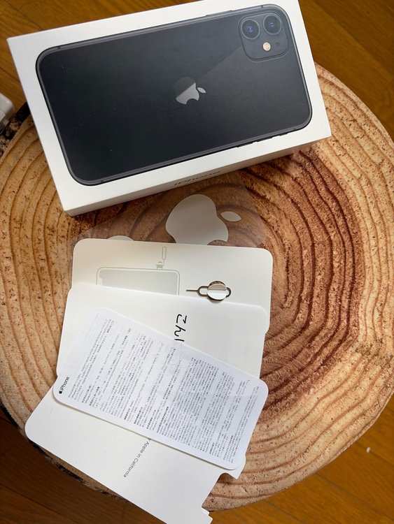 iPhone iPhone11 64GB au（スマホ）の商品画像 - 査定依頼日：2026年9月28日 - 最高査定価格：13,000円