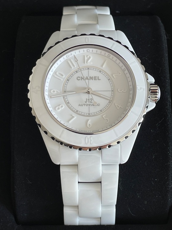 シャネル J12 H6186（高級時計）の商品画像 - 査定依頼日：2025年6月9日 - 最高査定価格：530,000円