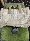 ニュートラベル（ブランドバッグ）の商品画像 - 査定依頼日：2025年8月20日 - 最高査定価格：8,000円