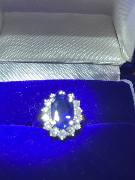 サファイアダイヤモンドリング（金・貴金属）の商品画像 - 査定依頼日：2025年5月4日 - 最高査定価格：330,000円