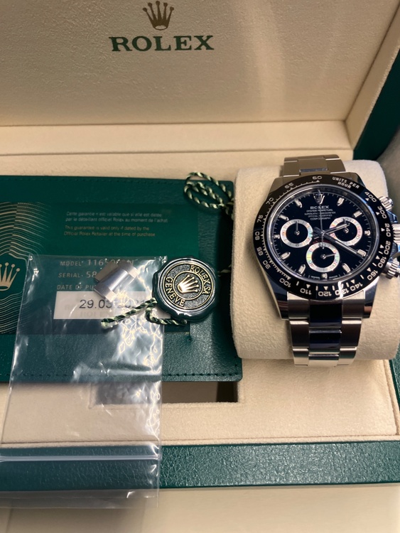 ロレックス デイトナ 116500Ln（高級時計）の商品画像 - 査定依頼日：2025年12月9日 - 最高査定価格：4,120,000円
