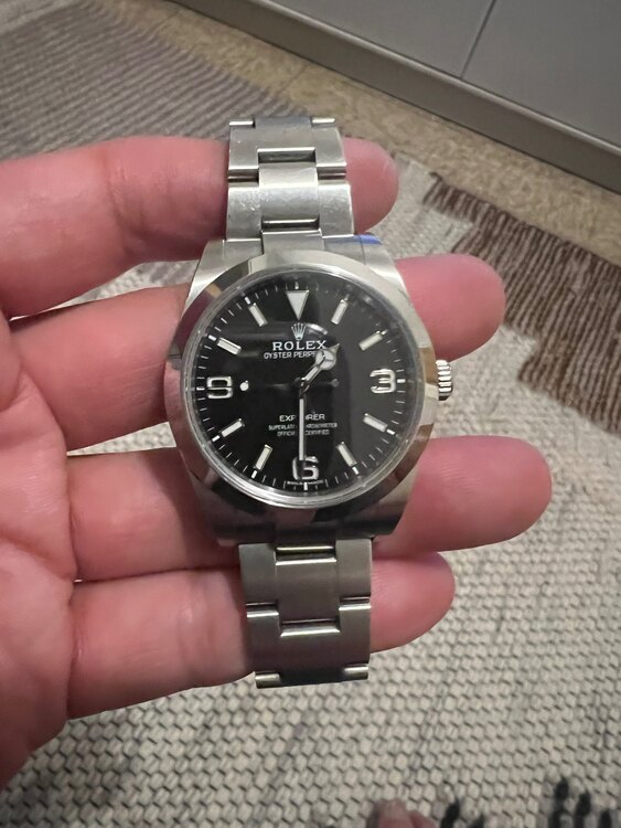 ロレックス エクスプローラー 214270（高級時計）の商品画像 - 査定依頼日：2025年3月1日 - 最高査定価格：1,200,000円