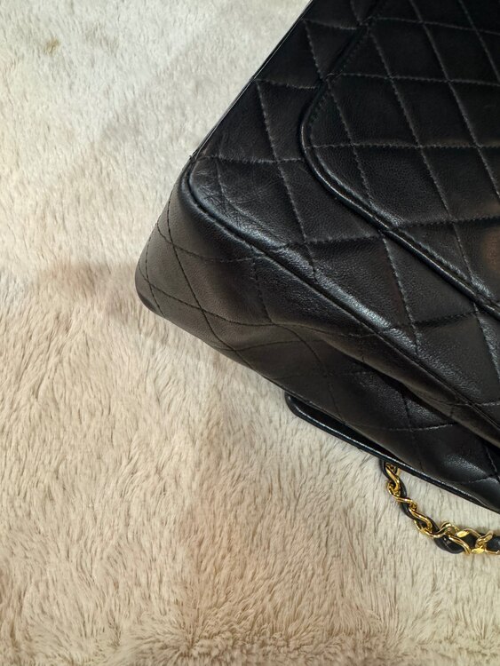 シャネル　ダブルフラップダブルチェーン（ブランドバッグ）の商品画像 - 査定依頼日：2025年3月29日 - 最高査定価格：300,000円