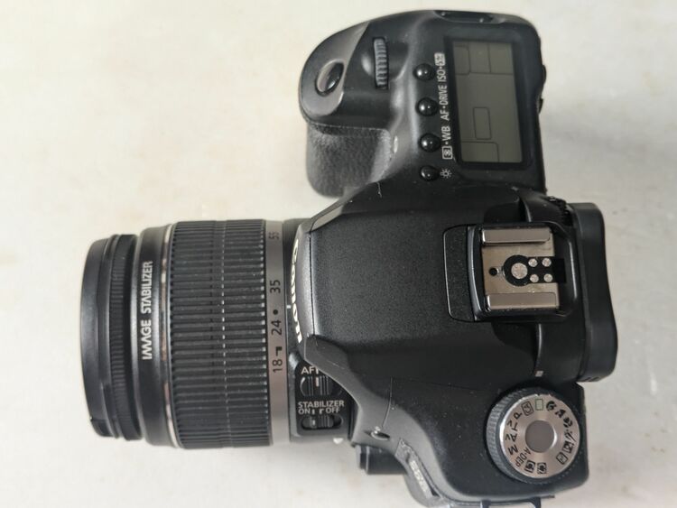 CANON   D50（カメラ）の商品画像 - 査定依頼日：2025年8月18日 - 最高査定価格：12,000円