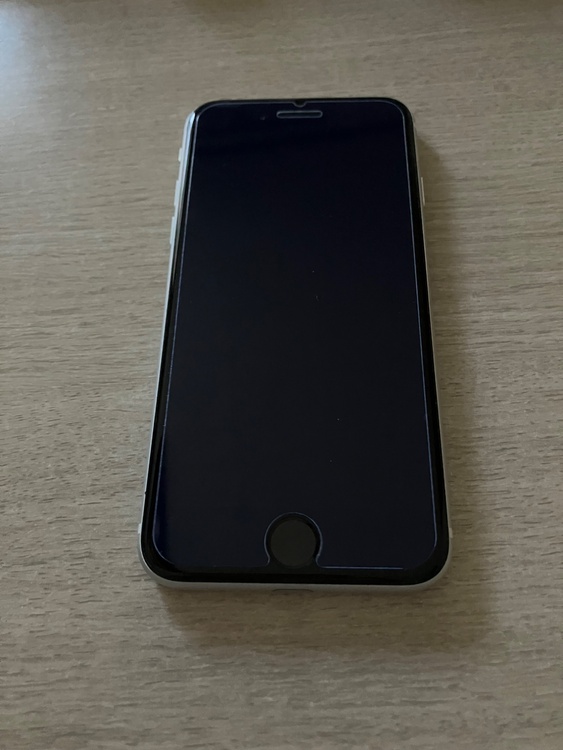 iPhone iPhone SE (第 2 世代) 64GB Softbank（スマホ）の商品画像 - 査定依頼日：2026年5月22日 - 最高査定価格：11,000円