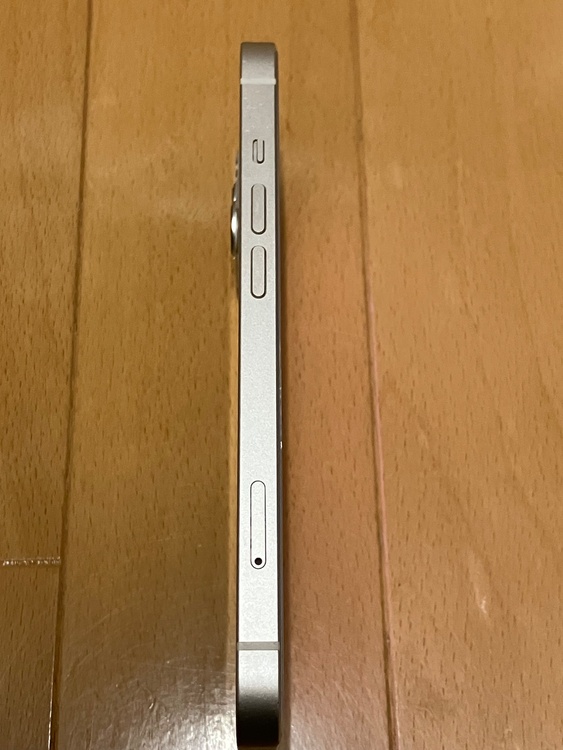 iphone13 128GB ホワイト 初期化済み（スマホ）の商品画像 - 査定依頼日：2026年4月6日 - 最高査定価格：28,000円