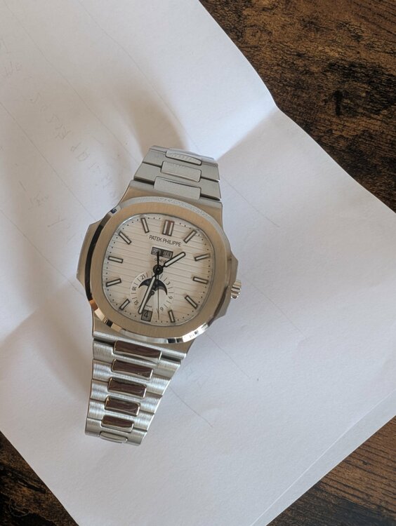 パテックフィリップ アニュアルカレンダー （高級時計）の商品画像 - 査定依頼日：2026年2月4日 - 最高査定価格：13,000,000円