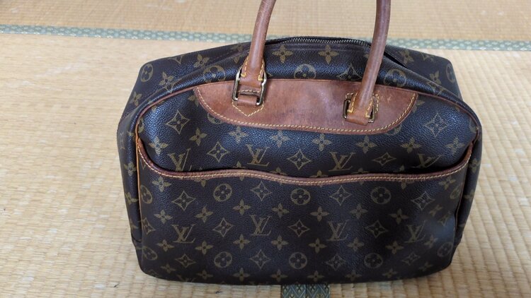 ドーヴィル（ブランドバッグ）の商品画像 - 査定依頼日：2026年3月3日 - 最高査定価格：25,000円