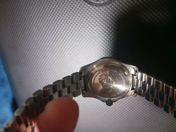 プロフェッショナル200m（高級時計）の商品画像 - 査定依頼日：2026年1月19日 - 最高査定価格：20,000円