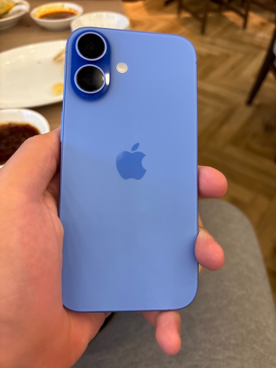 iPhone iPhone 16 128GB docomo（スマホ）の商品画像 - 査定依頼日：2026年7月12日 - 最高査定価格：88,000円