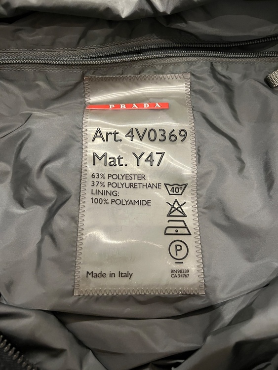 モデル型番：4V0369（ブランドバッグ）の商品画像 - 査定依頼日：2026年9月27日 - 最高査定価格：10,000円
