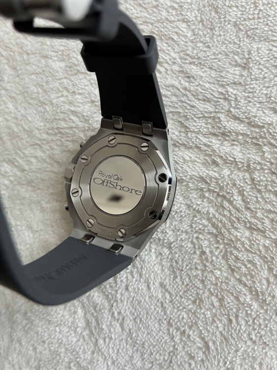 ロイヤルオークオフショア（高級時計）の商品画像 - 査定依頼日：2026年1月21日 - 最高査定価格：7,800,000円