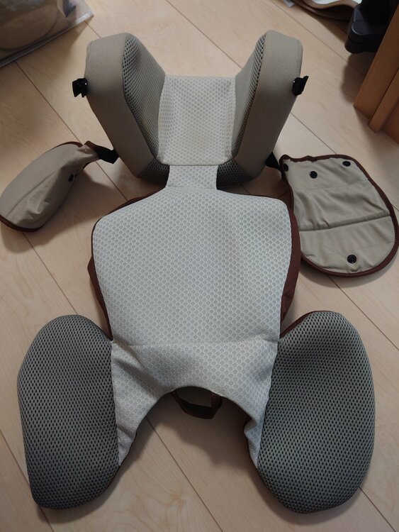AILEBEBE KURUTTO R（ベビー用品）の商品画像 - 査定依頼日：2026年9月18日 - 最高査定価格：100,000円