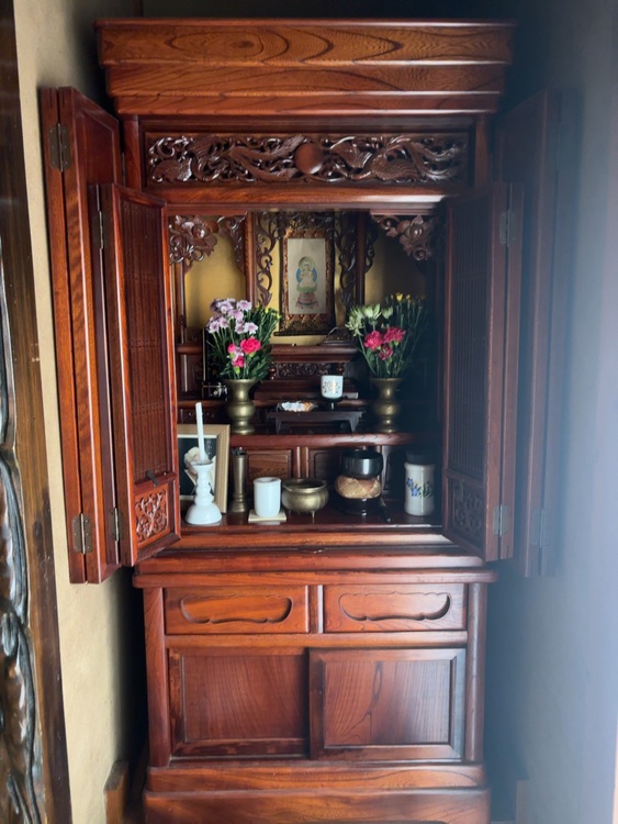 唐木仏壇（美術品・骨董品）の商品画像 - 査定依頼日：2025年10月30日 - 最高査定価格：3,000円