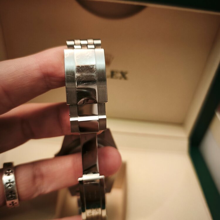 126710BLNR（高級時計）の商品画像 - 査定依頼日：2026年1月17日 - 最高査定価格：2,850,000円