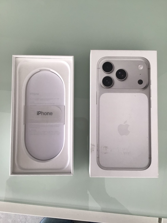 iPhone 15 Pro 256GB SIMフリー（スマホ）の商品画像 - 査定依頼日：2026年2月12日 - 最高査定価格：83,000円