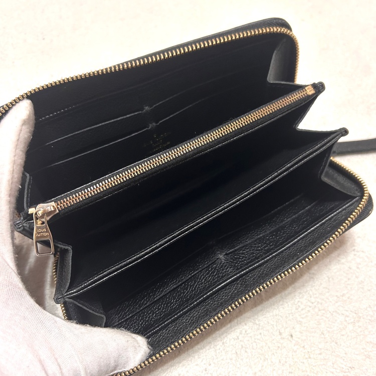 アンプラント　ジッピーウォレット　長財布　黒（ブランド財布・小物）の商品画像 - 査定依頼日：2026年2月1日 - 最高査定価格：30,000円