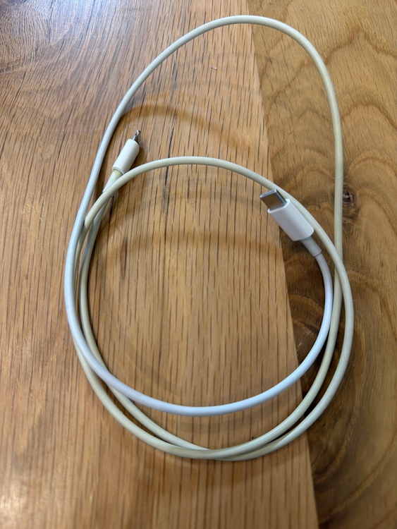 iPhone11 Pro 256GB au（スマホ）の商品画像 - 査定依頼日：2026年3月12日 - 最高査定価格：25,000円