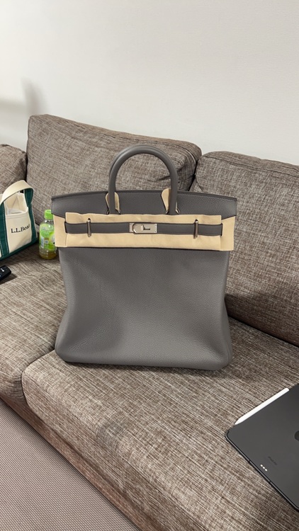 オータクロア40（ブランドバッグ）の商品画像 - 査定依頼日：2025年8月11日 - 最高査定価格：1,550,000円