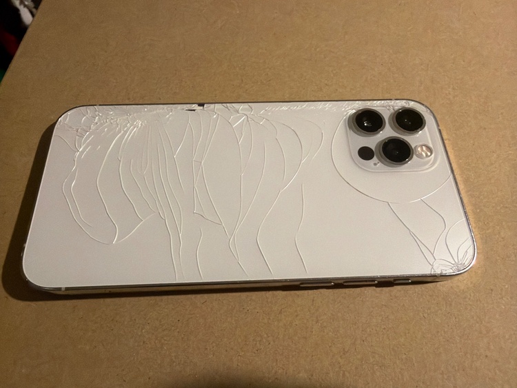 iPhone 12 Pro 256GB SIMフリー（スマホ）の商品画像 - 査定依頼日：2026年2月1日 - 最高査定価格：31,000円