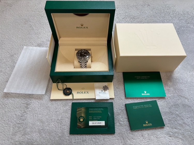 ロレックス GMTマスター （高級時計）の商品画像 - 査定依頼日：2025年7月6日 - 最高査定価格：2,790,000円