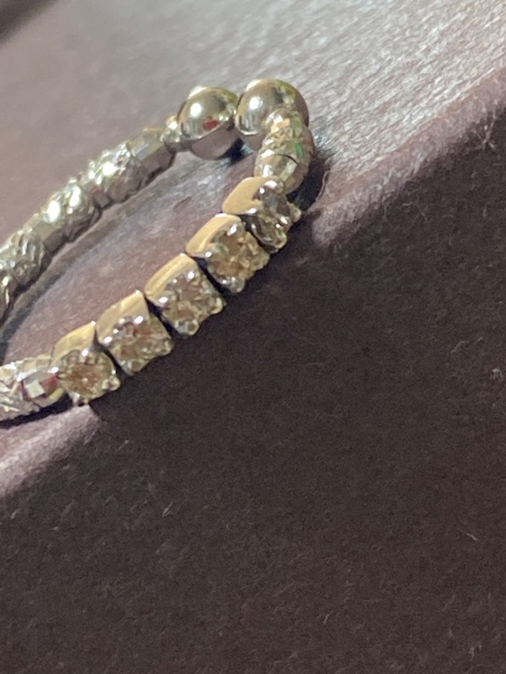 プラチナダイアモンドイヤーカフ＆ピンキー（金・貴金属）の商品画像 - 査定依頼日：2025年11月24日 - 最高査定価格：15,000円