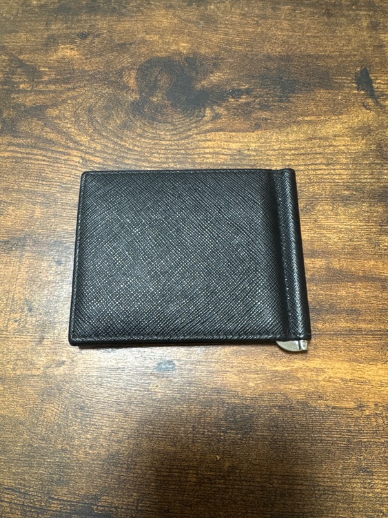 プラダ  （ブランドバッグ）の商品画像 - 査定依頼日：2025年6月5日 - 最高査定価格：1,000円