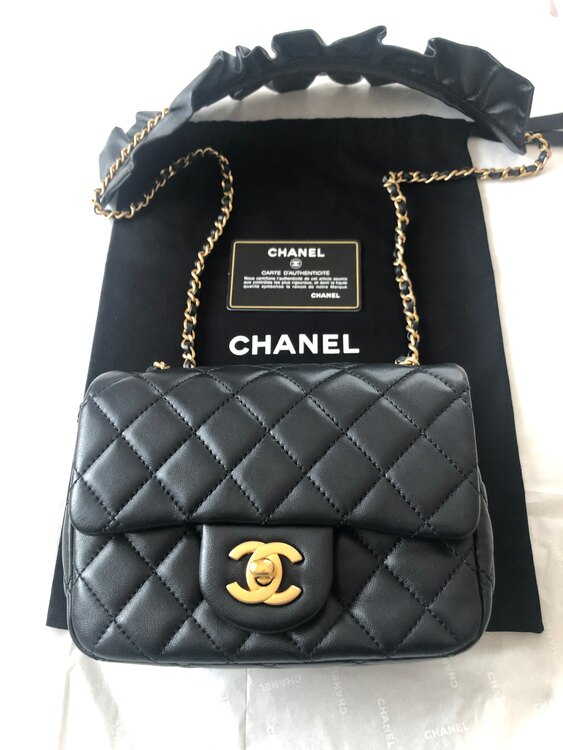 ミニマトラッセチェーンショルダー（ブランドバッグ）の商品画像 - 査定依頼日：2025年3月28日 - 最高査定価格：500,000円