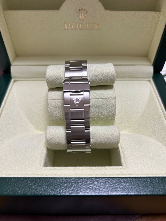 ロレックス エクスプローラー 1657（高級時計）の商品画像 - 査定依頼日：2025年12月8日 - 最高査定価格：1,350,000円