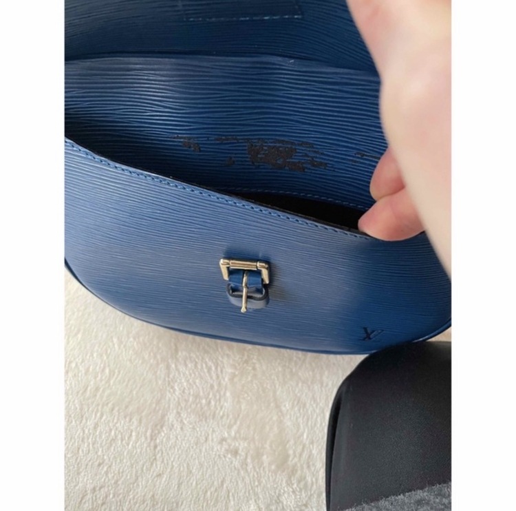 ルイヴィトン LOUIS VUITTON ジュヌ・フィーユ VI0975（ブランドバッグ）の商品画像 - 査定依頼日：2026年5月8日 - 最高査定価格：40,000円