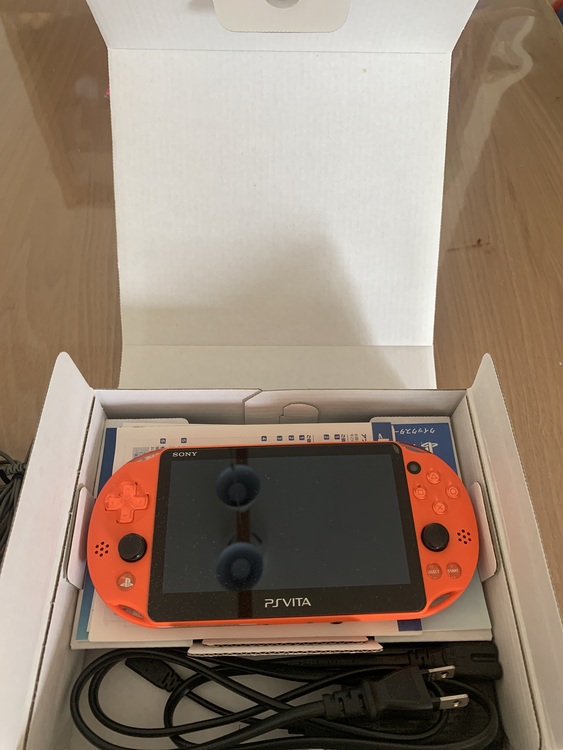 PS VITA（ゲーム機本体・ゲームソフト）の商品画像 - 査定依頼日：2022年7月18日 - 最高査定価格：3,500円