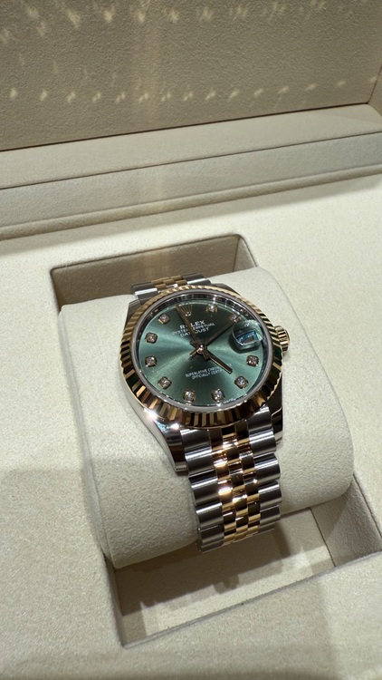 デイトジャスト31 オリーブグリーンイエローコンビダイヤ10P（高級時計）の商品画像 - 査定依頼日：2025年7月1日 - 最高査定価格：2,460,000円