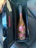 アルマンドロゼ（お酒）の商品画像 - 査定依頼日：2024年11月30日 - 最高査定価格：37,000円