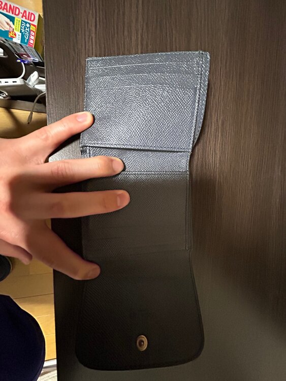 2つ折りサイフ（ブランド財布・小物）の商品画像 - 査定依頼日：2025年4月15日 - 最高査定価格：2,000円