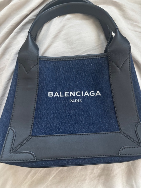 バレンシアガ  （ブランドバッグ）の商品画像 - 査定依頼日：2025年11月21日 - 最高査定価格：55,000円