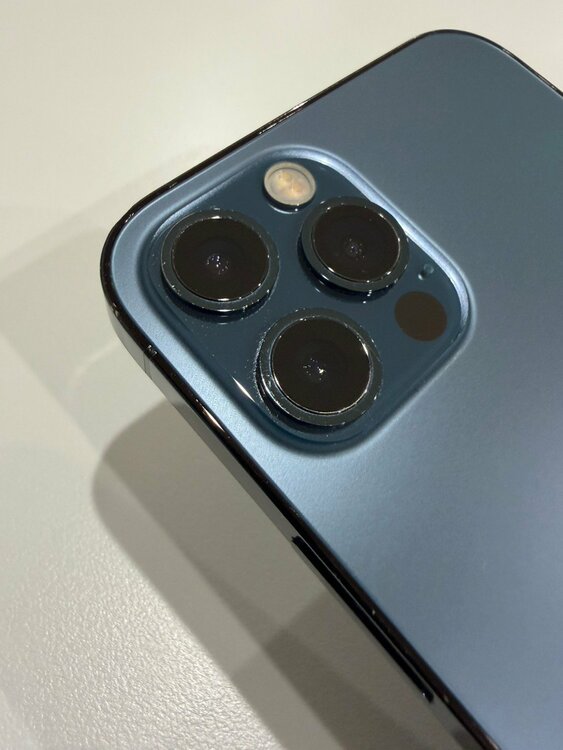 iPhone iPhone 12 Pro 256GB SIMフリー（スマホ）の商品画像 - 査定依頼日：2026年9月16日 - 最高査定価格：29,000円