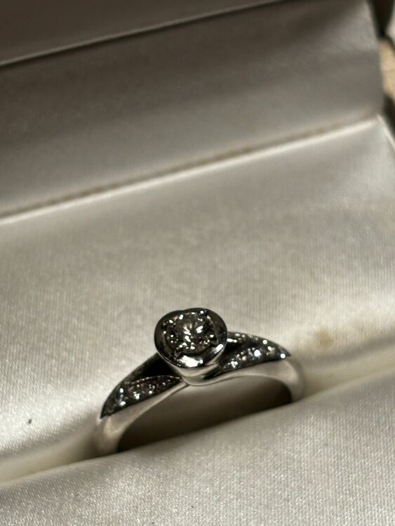 ブルガリ ブルガリブルガリ インコントロ ダモーレ リング（高級時計）の商品画像 - 査定依頼日：2025年9月26日 - 最高査定価格：90,000円