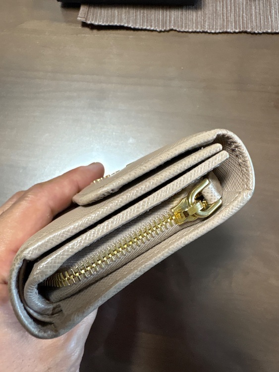 1mh025（ブランド財布・小物）の商品画像 - 査定依頼日：2025年6月24日 - 最高査定価格：1,000円