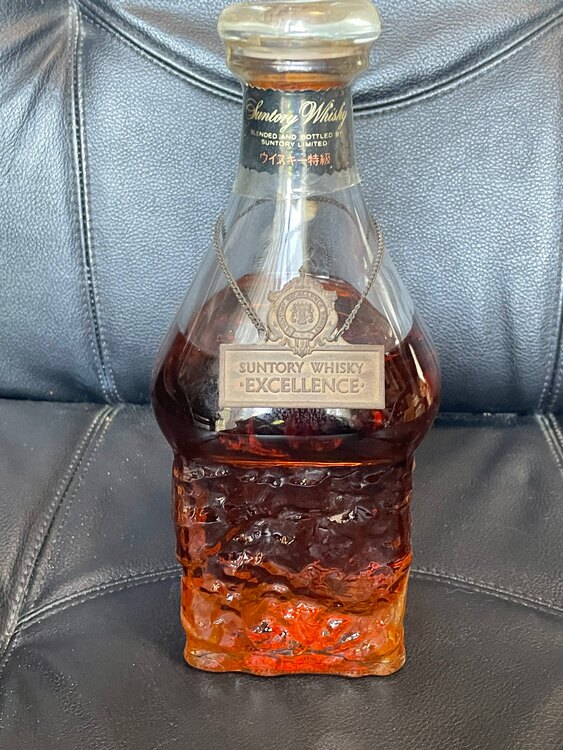 Suntory Excellence （お酒）の商品画像 - 査定依頼日：2025年5月1日 - 最高査定価格：3,000円