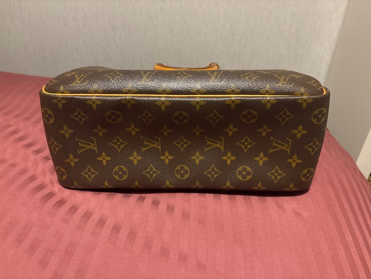 ドーヴィル（ブランドバッグ）の商品画像 - 査定依頼日：2025年12月18日 - 最高査定価格：60,000円