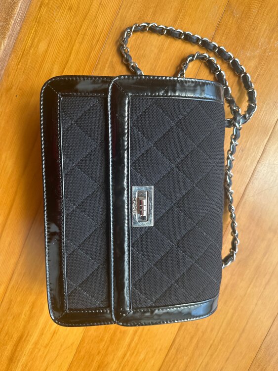 6930107（ブランドバッグ）の商品画像 - 査定依頼日：2025年4月11日 - 最高査定価格：120,000円