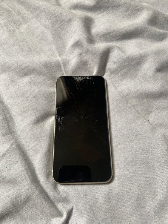 iPhone iPhone11 64GB docomo（スマホ）の商品画像 - 査定依頼日：2026年9月3日 - 最高査定価格：11,500円