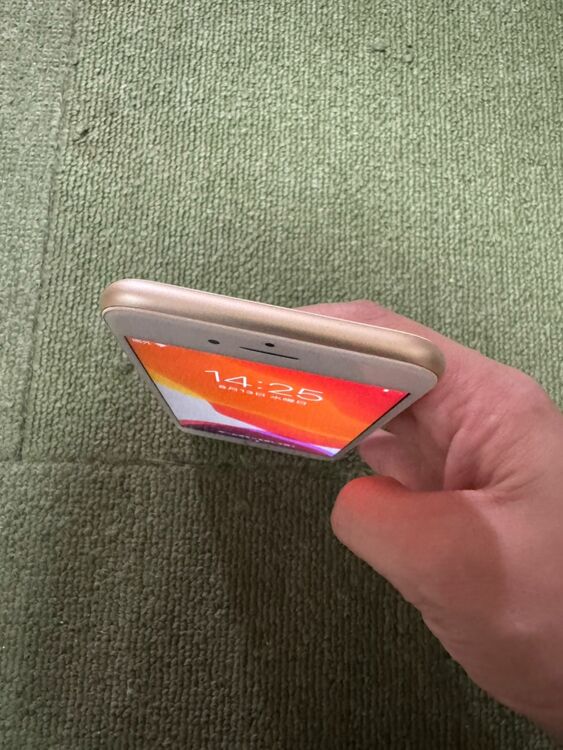 MNCG2J/A（スマホ）の商品画像 - 査定依頼日：2025年8月13日 - 最高査定価格：2,500円