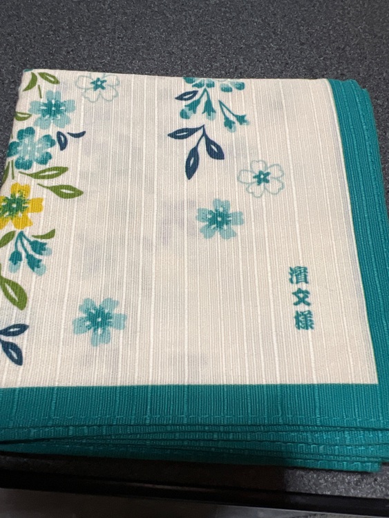 ハンカチ（古着・ファッション）の商品画像 - 査定依頼日：2025年11月23日 - 最高査定価格：300円