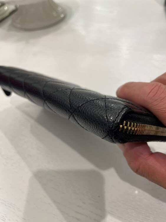 ロングジップウォレット（ブランド財布・小物）の商品画像 - 査定依頼日：2025年2月8日 - 最高査定価格：70,000円