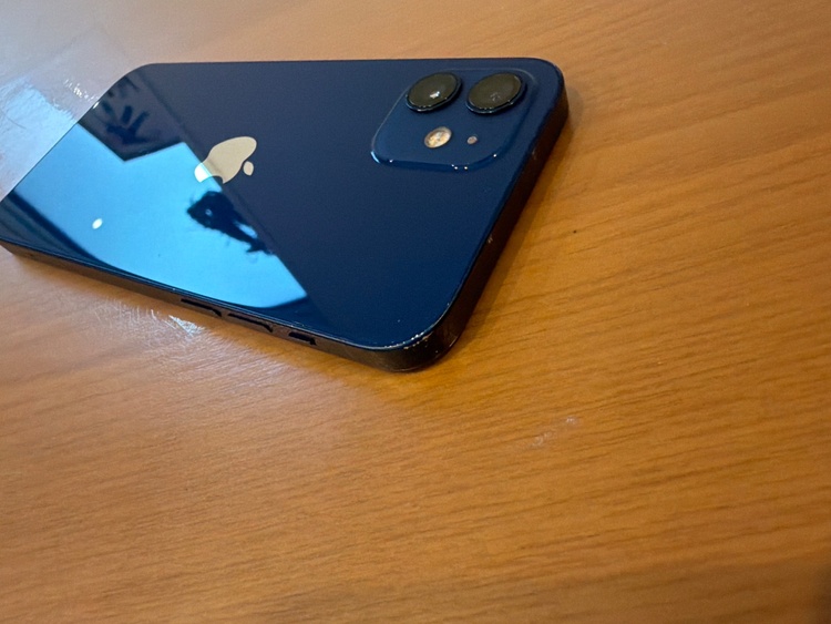 iPhone 12 128GB SIMフリー（スマホ）の商品画像 - 査定依頼日：2026年5月2日 - 最高査定価格：100,000円